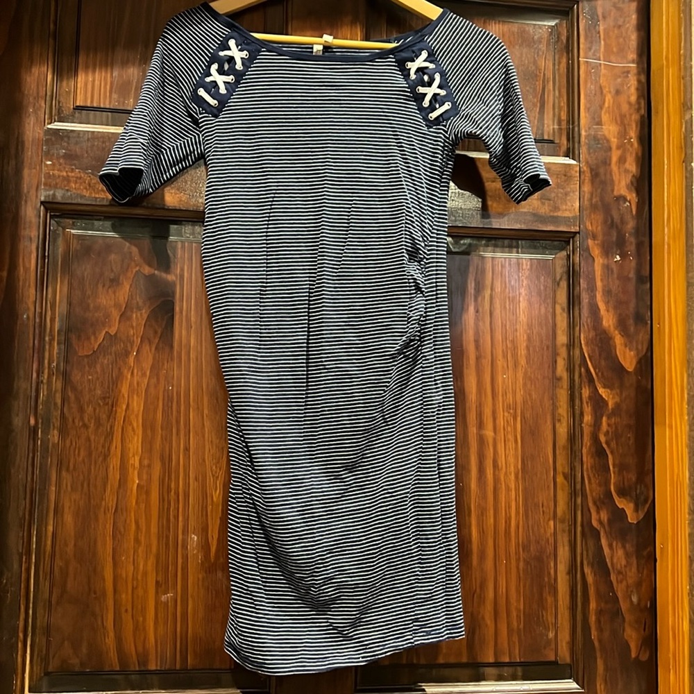 Short sleeve navy blue maternity dress